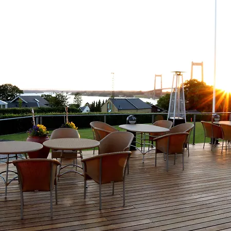 Severin Kursuscenter Og Konferencehotel 3* ミゼルファート