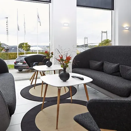 Severin Kursuscenter Og Konferencehotel 3* ミゼルファート