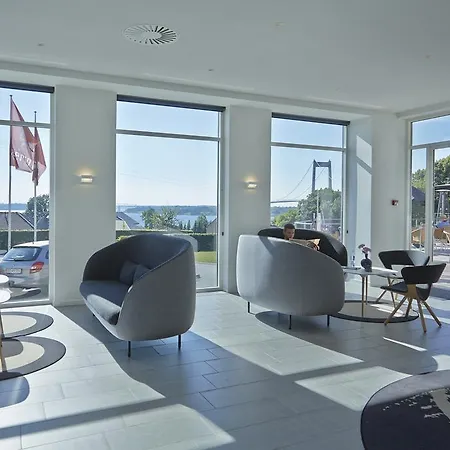 Severin Kursuscenter Og Konferencehotel ミゼルファート